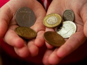 Educación financiera para niños y jóvenes: guía completa para formar hábitos saludables desde casa y la escuela.